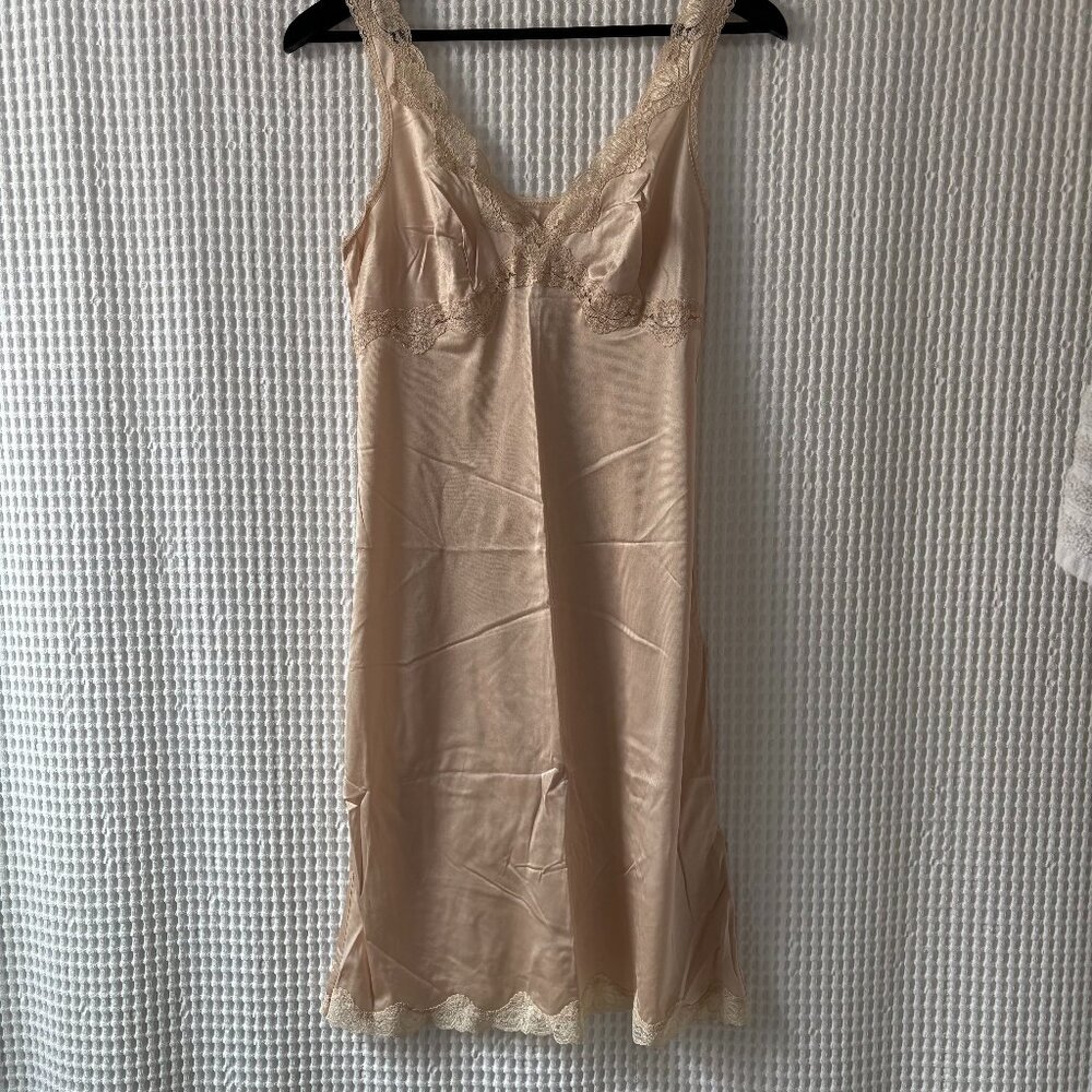 Vintage Sears slip size 32/small taupe champagne lace whimsigoth fairy coquette